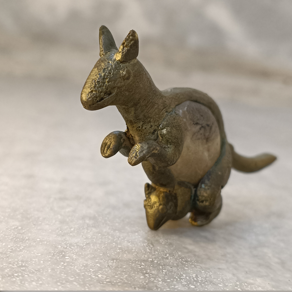 Handcrafted Dhokra Kangaroo with Joey Figurine – Tribal Brass Home Décor Sculpture - View 3