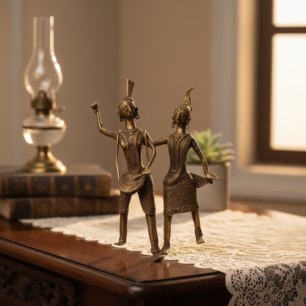 🥁 Tribal Harmony: Dokra Man and Woman Dancing Figurine - View 4