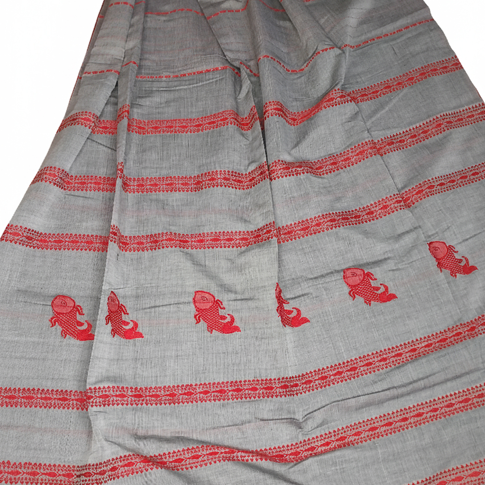 Stylish Women Mercerized Cotton Fish Chain Saree (101 count) with Blouse Piece - Grey & Red (100% Cotton) - View 3