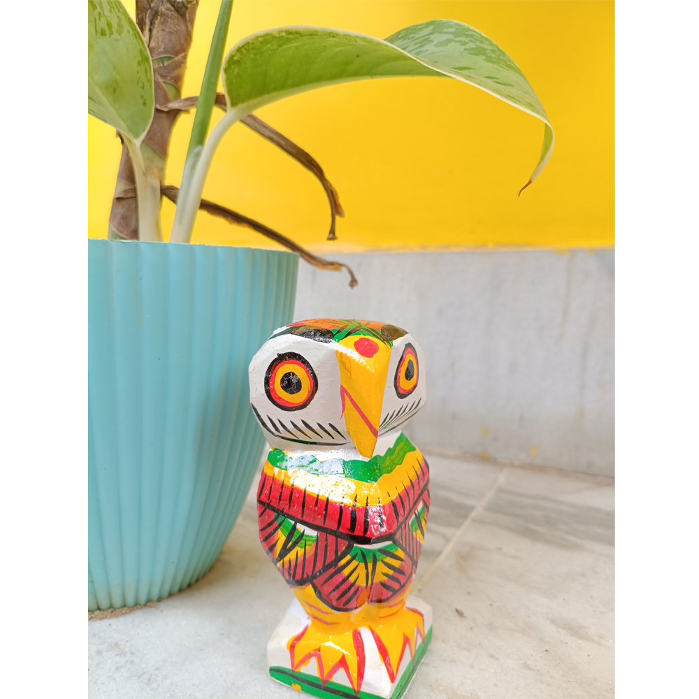 🦉 Hand-Painted Wooden Owl Figurines (Set of 3) - View 3